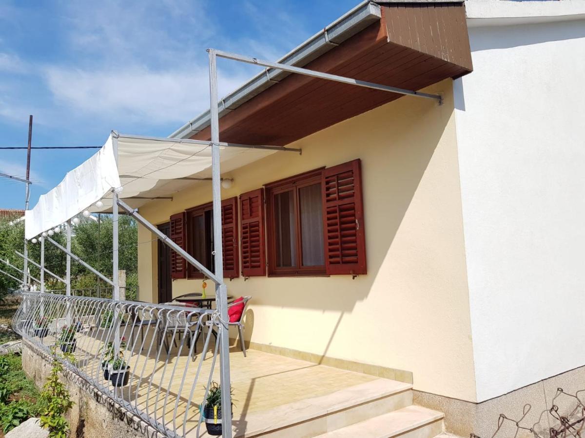 Apartments With A Parking Space Kastel Stafilic, Kastela - 16086 Екстер'єр фото
